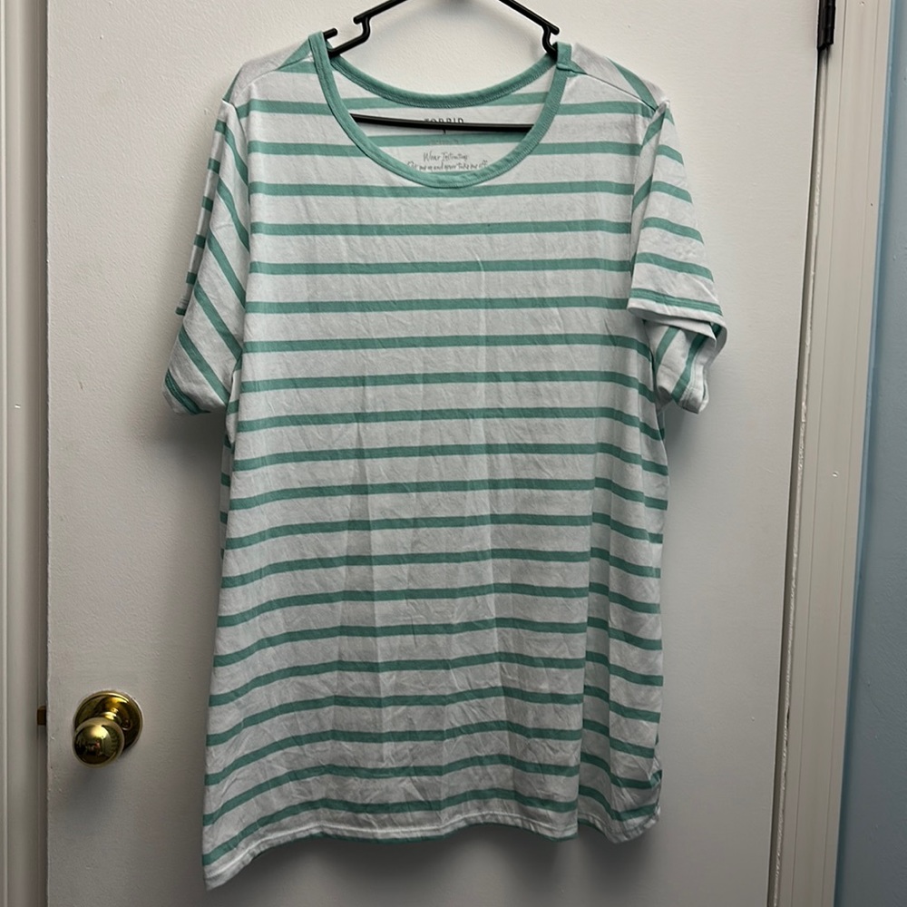 Torrid size 3 tee